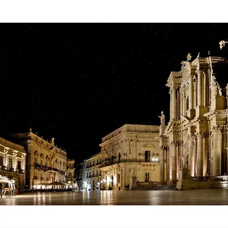 House Island Ortigia 公寓 *