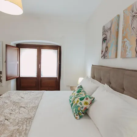House Island Ortigia شقة